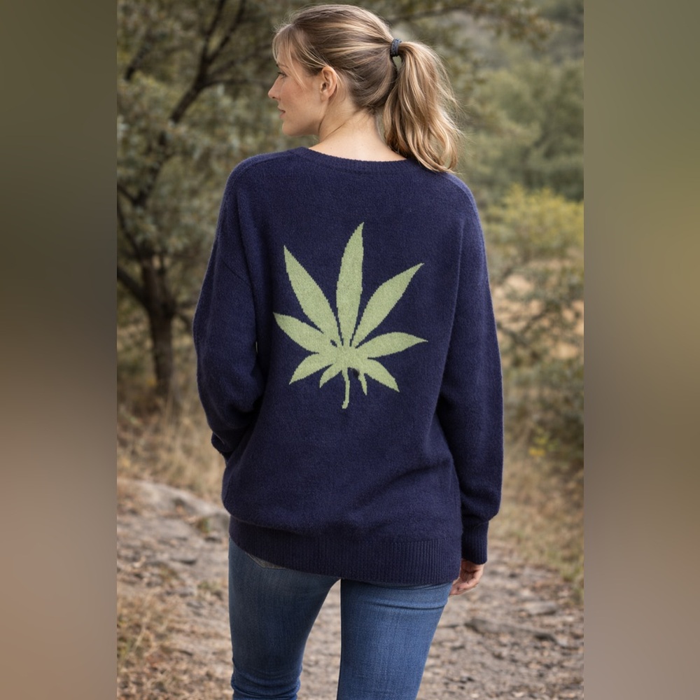 Skull Cashmere Navy 100% Cashmere Sweater Green Leaf Back Oversized Size Small